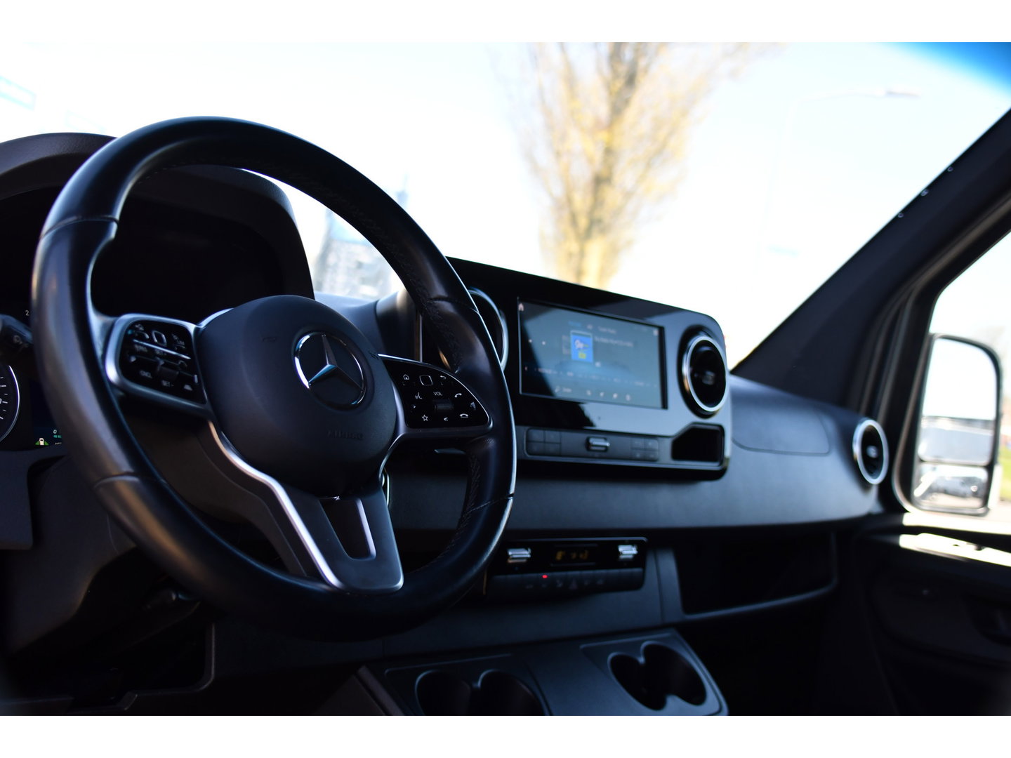 Mercedes-Benz Sprinter 319 V6 3.0 CDI L2H2 PB Edition MARGE! Adaptieve Cruise, Camera, Carplay, 190pk, LED, Stoelverwarming, Multimedia, Automaat, Uniek!