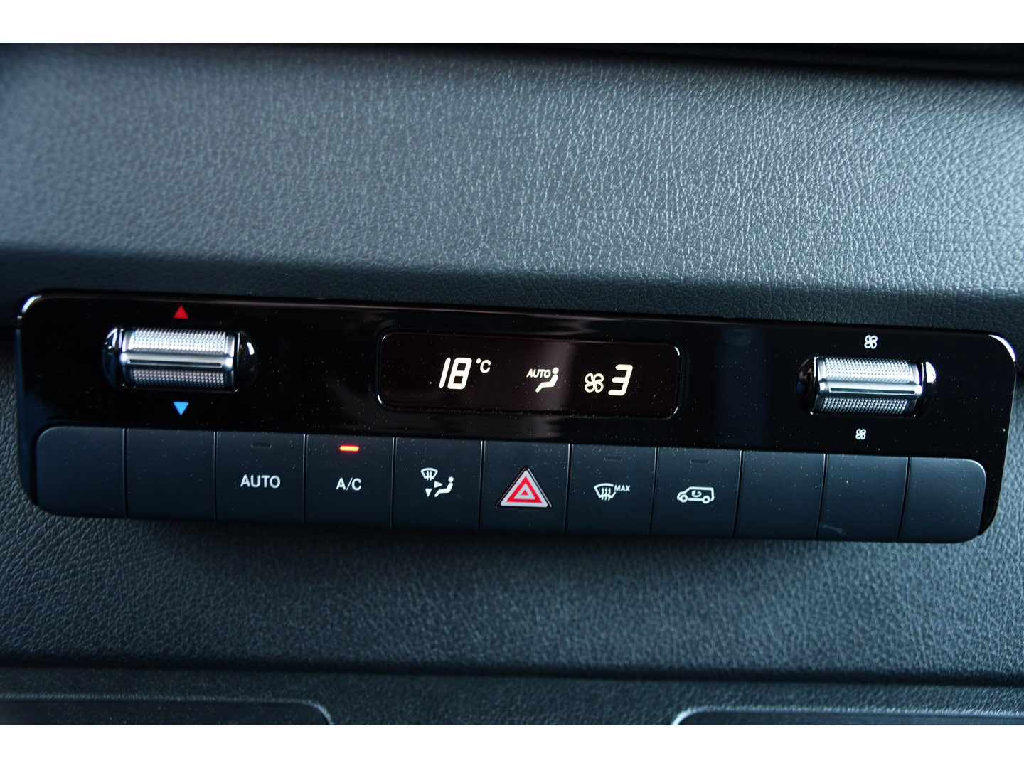 Mercedes-Benz Sprinter 319 V6 3.0 CDI L2H2 PB Edition MARGE! Adaptieve Cruise, Camera, Carplay, 190pk, LED, Stoelverwarming, Multimedia, Automaat, Uniek!