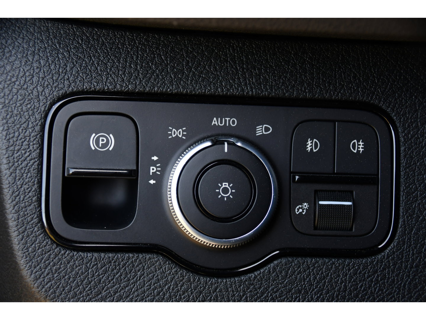Mercedes-Benz Sprinter 319 V6 3.0 CDI L2H2 PB Edition MARGE! Adaptieve Cruise, Camera, Carplay, 190pk, LED, Stoelverwarming, Multimedia, Automaat, Uniek!