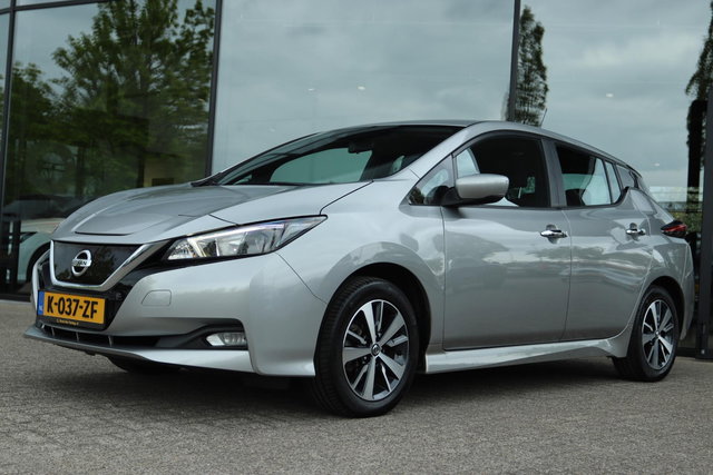 Nissan Leaf - ACENTA 40 KWH SOH 92% | CARPLAY | CAMERA | CRUISE | KEY-LESS | PRIVACY | DAB