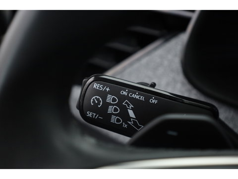 Škoda Kamiq 1.5 TSI ACT Sport 150pk | Digi. Cockpit | Camera | Stoelverw. | PDC | Apple CarPlay | All Seasons | 17'' | Cruise |