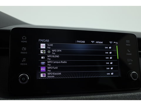 Škoda Kamiq 1.5 TSI ACT Sport 150pk | Digi. Cockpit | Camera | Stoelverw. | PDC | Apple CarPlay | All Seasons | 17'' | Cruise |