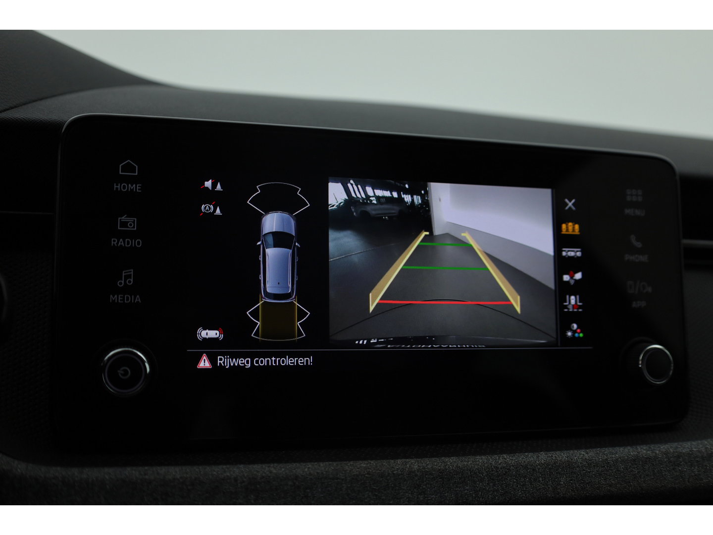 Škoda Kamiq 1.5 TSI ACT Sport 150pk | Digi. Cockpit | Camera | Stoelverw. | PDC | Apple CarPlay | All Seasons | 17'' | Cruise |