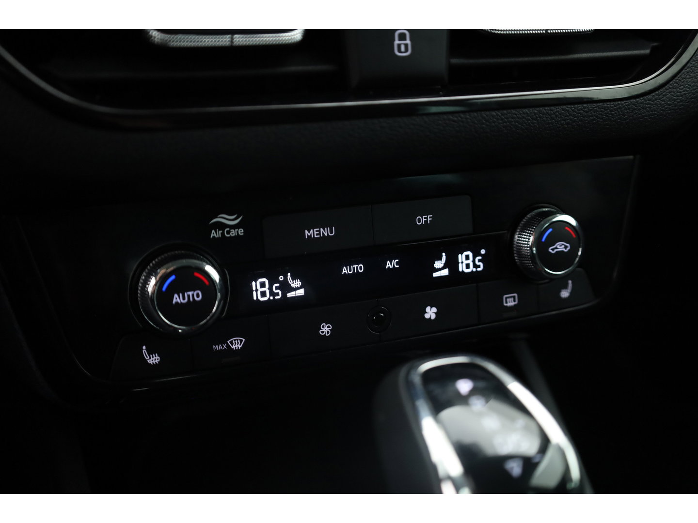 Škoda Kamiq 1.5 TSI ACT Sport 150pk | Digi. Cockpit | Camera | Stoelverw. | PDC | Apple CarPlay | All Seasons | 17'' | Cruise |