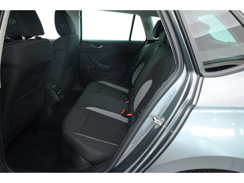 Škoda Kamiq 1.5 TSI ACT Sport 150pk | Digi. Cockpit | Camera | Stoelverw. | PDC | Apple CarPlay | All Seasons | 17'' | Cruise |