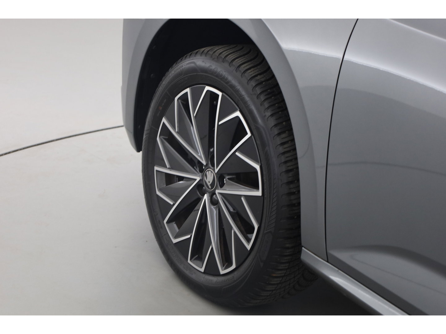 Škoda Kamiq 1.5 TSI ACT Sport 150pk | Digi. Cockpit | Camera | Stoelverw. | PDC | Apple CarPlay | All Seasons | 17'' | Cruise |