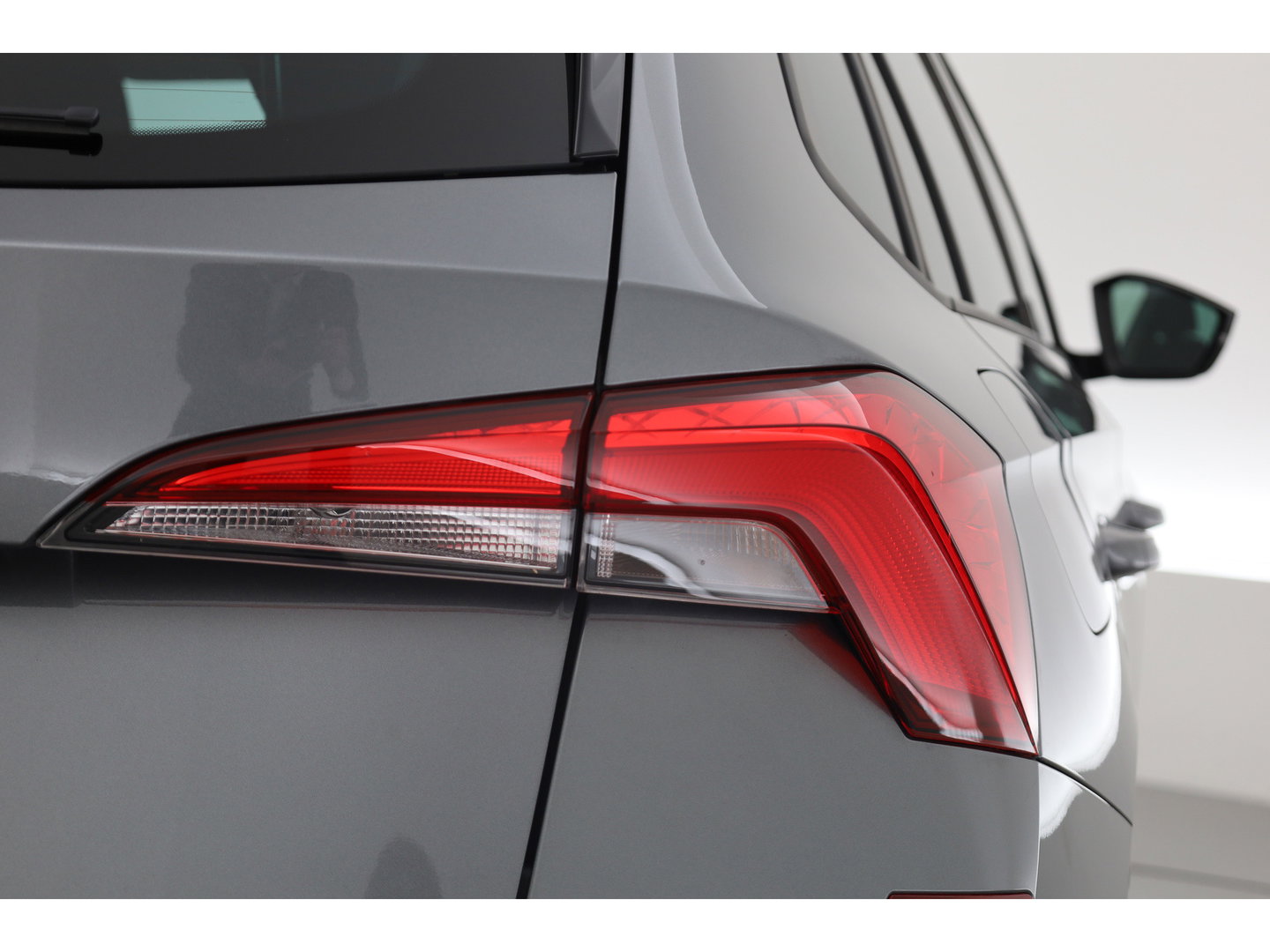 Škoda Kamiq 1.5 TSI ACT Sport 150pk | Digi. Cockpit | Camera | Stoelverw. | PDC | Apple CarPlay | All Seasons | 17'' | Cruise |