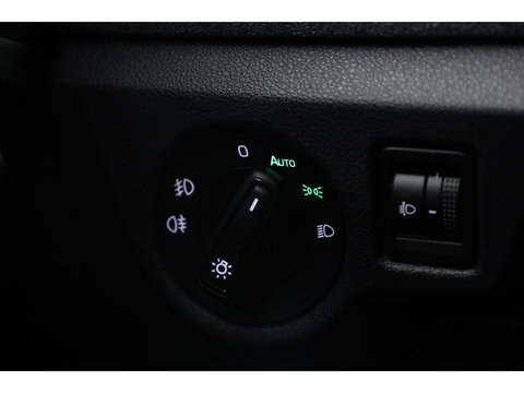 Škoda Kamiq 1.5 TSI ACT Sport 150pk | Digi. Cockpit | Camera | Stoelverw. | PDC | Apple CarPlay | All Seasons | 17'' | Cruise |