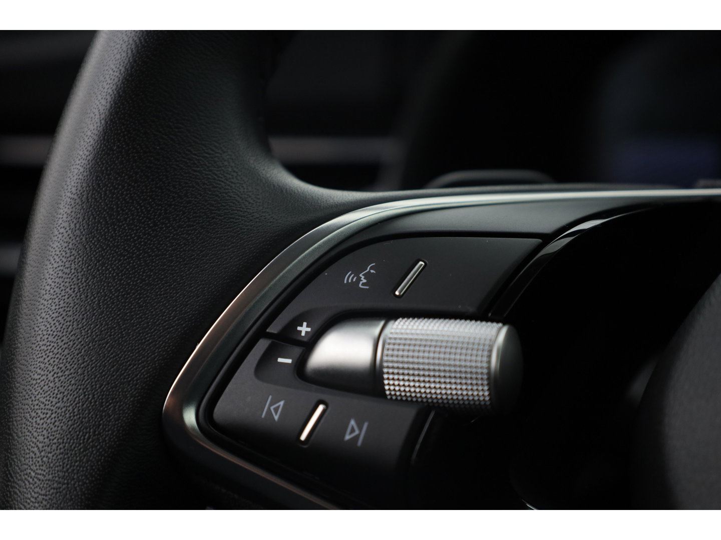 Škoda Kamiq 1.5 TSI ACT Sport 150pk | Digi. Cockpit | Camera | Stoelverw. | PDC | Apple CarPlay | All Seasons | 17'' | Cruise |