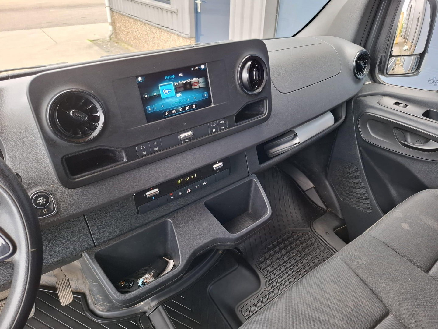 Mercedes-Benz Sprinter 314 CDI GB L4 RWD 7G-TRONIC 3.5T L4H2 / AUTOMAAT / IMPERIAAL / KASTENINRICHTING / NAVI / CRUISE CONTROLE