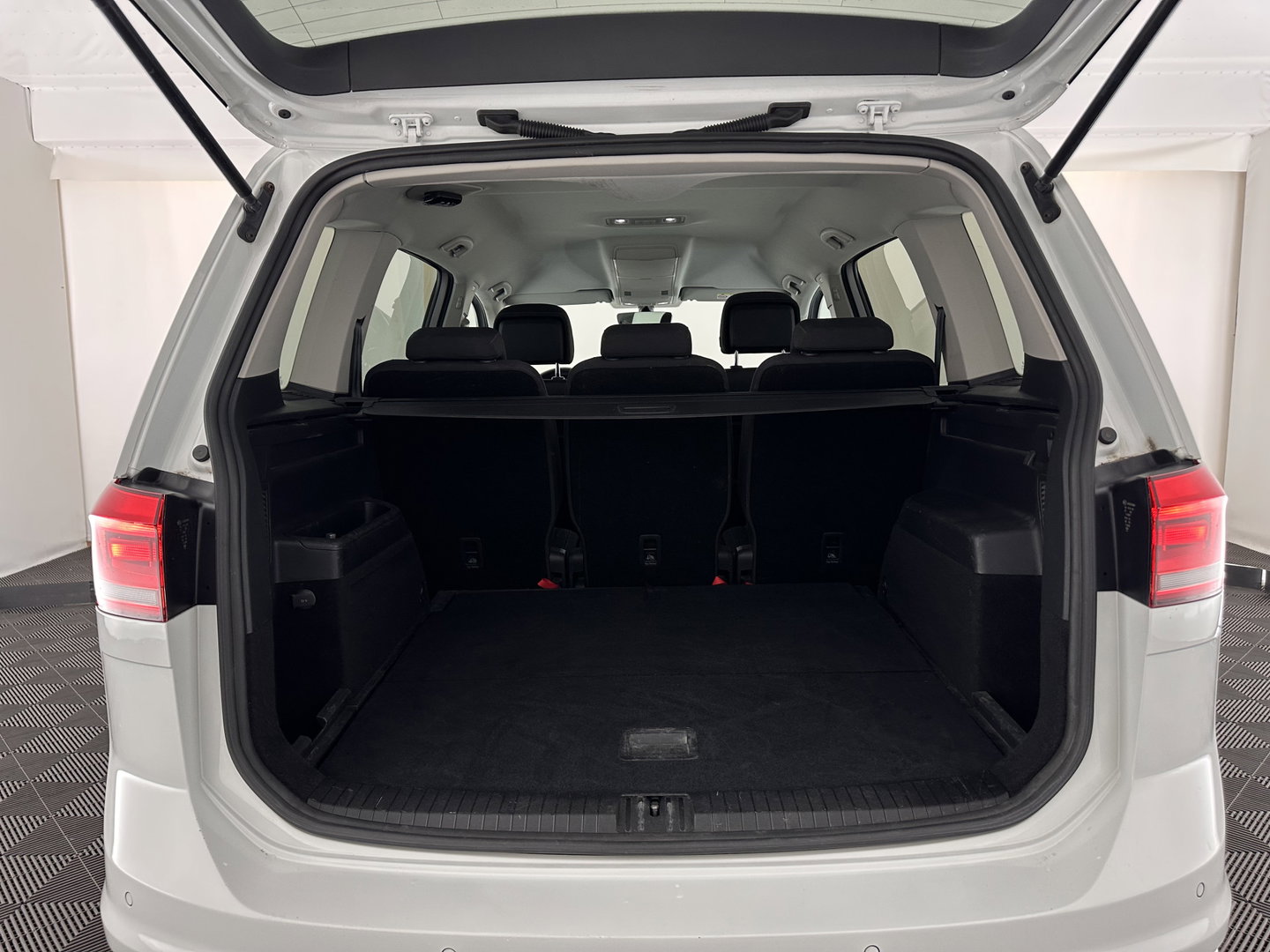 Volkswagen Touran 1.2 TSI Connected Series *NAVI-FULLMAP | HEATED-COMFORTSEATS | PRIVACY-GLASS | DAB | ECC | PDC | CRUISE | 16''ALU*