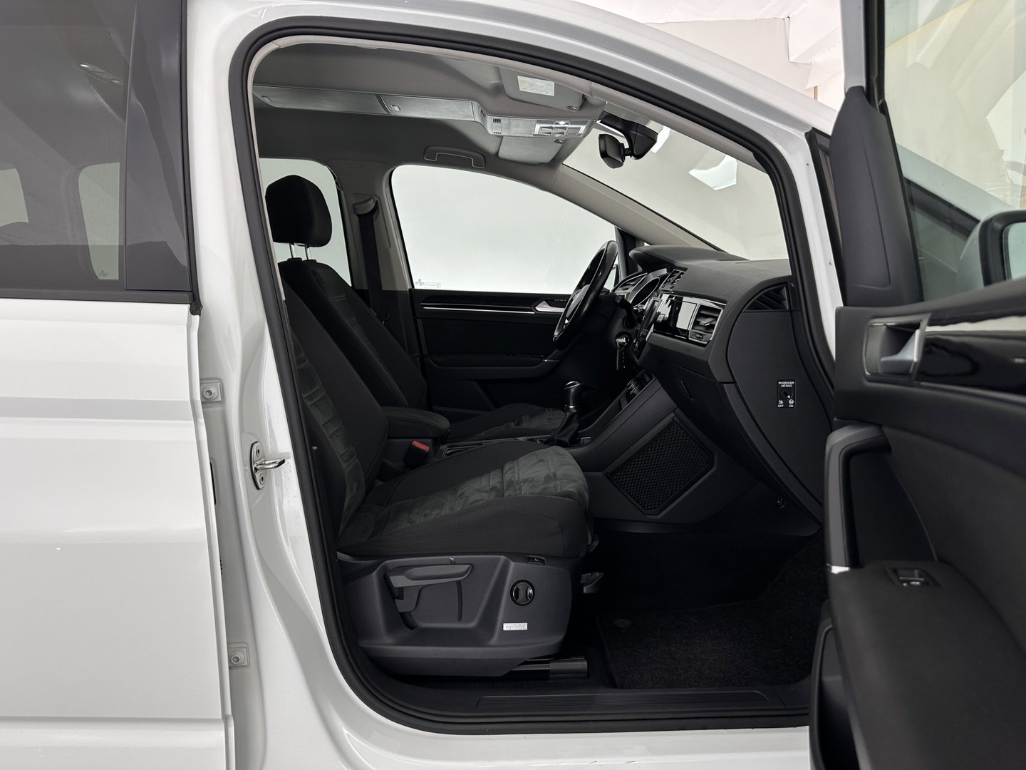 Volkswagen Touran 1.2 TSI Connected Series *NAVI-FULLMAP | HEATED-COMFORTSEATS | PRIVACY-GLASS | DAB | ECC | PDC | CRUISE | 16''ALU*