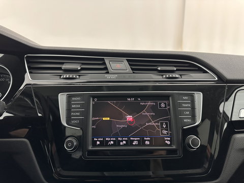 Volkswagen Touran 1.2 TSI Connected Series *NAVI-FULLMAP | HEATED-COMFORTSEATS | PRIVACY-GLASS | DAB | ECC | PDC | CRUISE | 16''ALU*