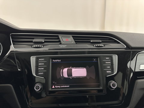 Volkswagen Touran 1.2 TSI Connected Series *NAVI-FULLMAP | HEATED-COMFORTSEATS | PRIVACY-GLASS | DAB | ECC | PDC | CRUISE | 16''ALU*