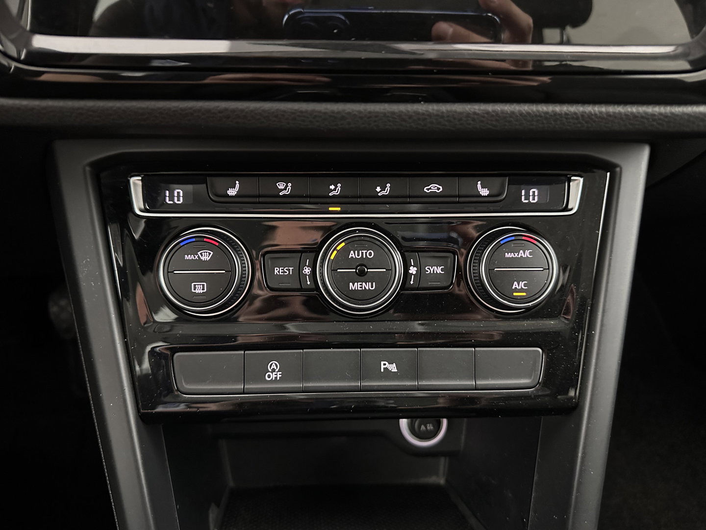 Volkswagen Touran 1.2 TSI Connected Series *NAVI-FULLMAP | HEATED-COMFORTSEATS | PRIVACY-GLASS | DAB | ECC | PDC | CRUISE | 16''ALU*