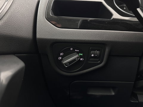 Volkswagen Touran 1.2 TSI Connected Series *NAVI-FULLMAP | HEATED-COMFORTSEATS | PRIVACY-GLASS | DAB | ECC | PDC | CRUISE | 16''ALU*