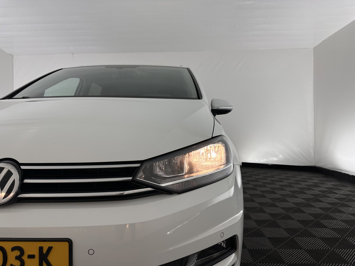 Volkswagen Touran 1.2 TSI Connected Series *NAVI-FULLMAP | HEATED-COMFORTSEATS | PRIVACY-GLASS | DAB | ECC | PDC | CRUISE | 16''ALU*