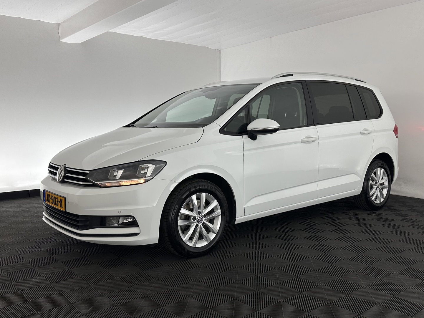 Volkswagen Touran 1.2 TSI Connected Series *NAVI-FULLMAP | HEATED-COMFORTSEATS | PRIVACY-GLASS | DAB | ECC | PDC | CRUISE | 16''ALU*
