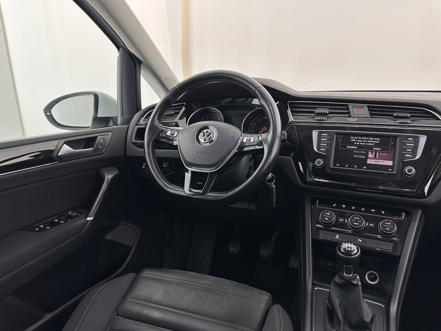 Volkswagen Touran 1.2 TSI Connected Series *NAVI-FULLMAP | HEATED-COMFORTSEATS | PRIVACY-GLASS | DAB | ECC | PDC | CRUISE | 16''ALU*