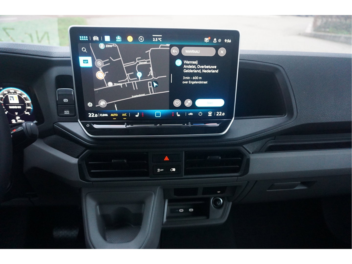 Volkswagen Crafter 35 177PK L3H2 AUT Facelift BPM VRIJ!! 13" Navi, Cam, Gev. Stoel, Alarm, LED!! NR. 424