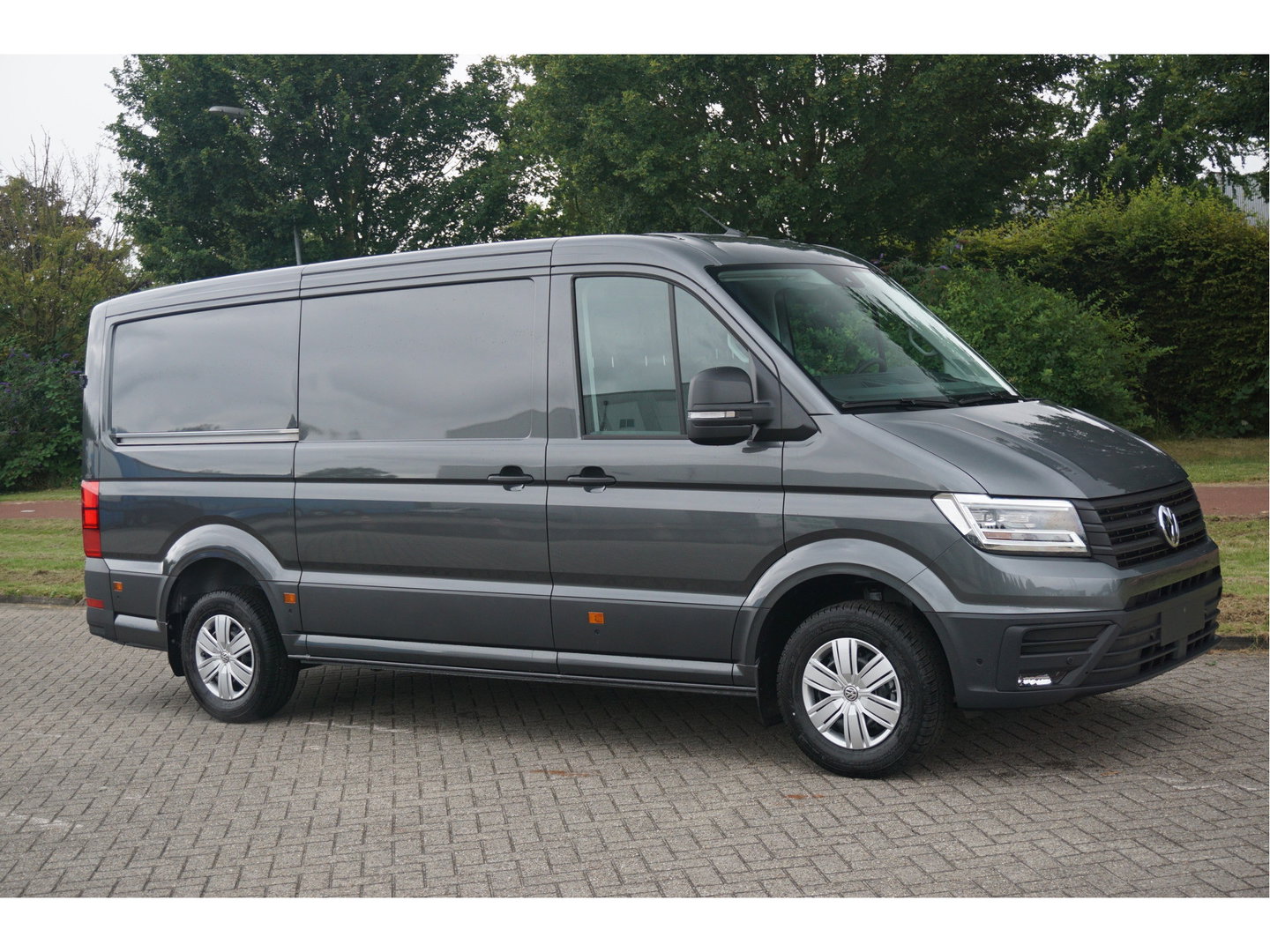 Volkswagen Crafter 35 177PK L3H2 AUT Facelift BPM VRIJ!! 13" Navi, Cam, Gev. Stoel, Alarm, LED!! NR. 424