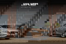 Volvo V40 - 1.6 T3 Momentum | 2e eigenaar | Sportstuur | Stoelverwarming | Climate control | Navigatie | Cruise control | PDC | Mistlampen | Origineel