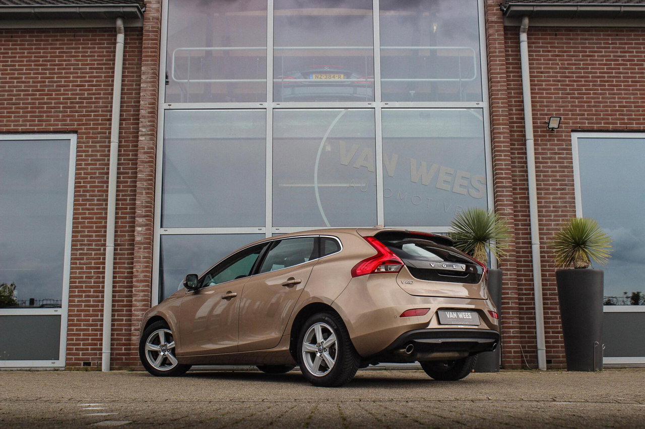 Volvo V40