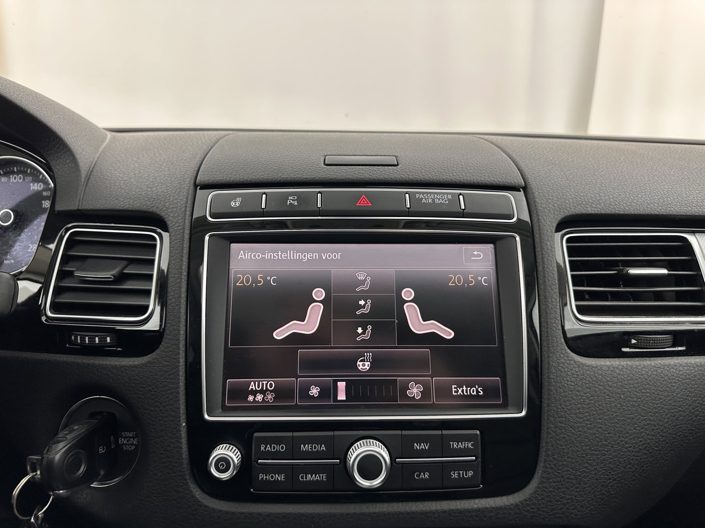 Volkswagen Touareg 3.0 TDI Highline Aut. *PANO | LEATHER | BI-XENON | TOPVIEW | BLINDSPOT | DYNAUDIO | AIR-SUSPENSION | NAVI-FULLMAP | PRIVACY-GLASS | SHIFTPADDLES | ADAPTIVE-CRUISE | ECC | TOWBAR | PDC | 20''ALU*