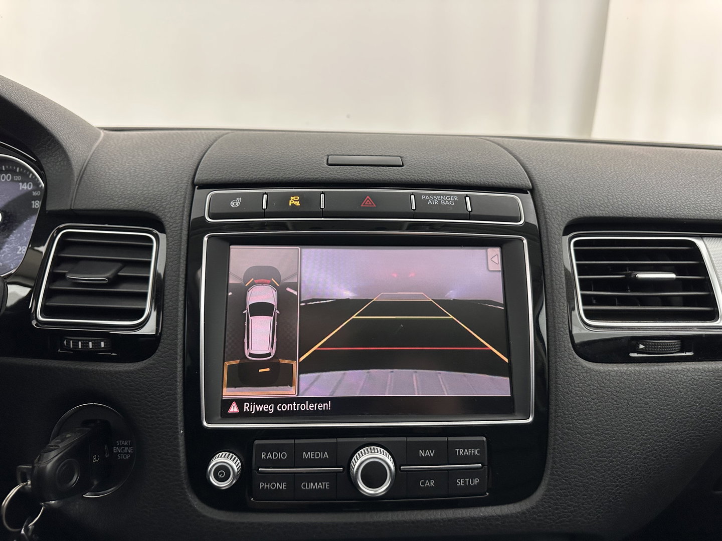 Volkswagen Touareg 3.0 TDI Highline Aut. *PANO | LEATHER | BI-XENON | TOPVIEW | BLINDSPOT | DYNAUDIO | AIR-SUSPENSION | NAVI-FULLMAP | PRIVACY-GLASS | SHIFTPADDLES | ADAPTIVE-CRUISE | ECC | TOWBAR | PDC | 20''ALU*