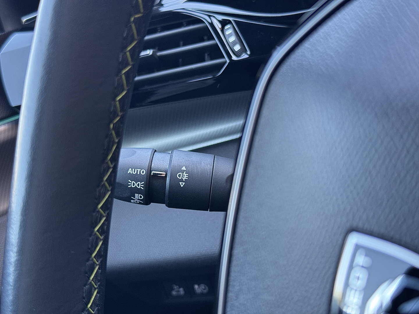 Peugeot 308 SW 1.6 Plug-in Hybrid 225 GT | Apple Carplay | Android Auto | 360° Camera | Adaptieve Cruise Control | Lane Assist | Stuurverwarming | Sfeerverlichting | DAB+ | Memory Stoel |