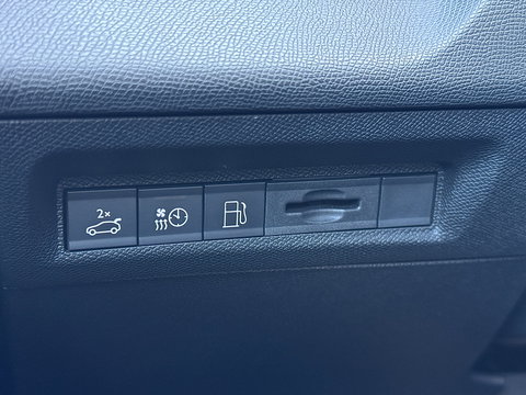 Peugeot 308 SW 1.6 Plug-in Hybrid 225 GT | Apple Carplay | Android Auto | 360° Camera | Adaptieve Cruise Control | Lane Assist | Stuurverwarming | Sfeerverlichting | DAB+ | Memory Stoel |