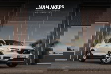 Volvo XC40 - 1.5 T3 Momentum Pro | 1e eigenaar | NL auto | Inc btw | LED | Navi | 18 inch | Trekhaak | Half leer | 163 pk