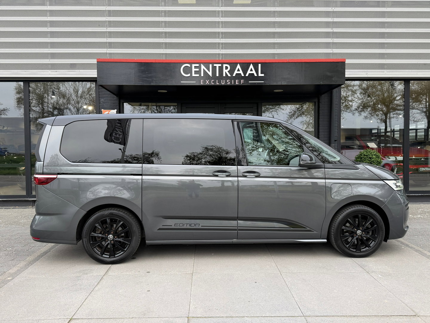 Volkswagen Multivan 1.4 eHybrid L2H1 Lang Pano|Massage|IQ-lights|Memory|ACC|Carplay|Camera