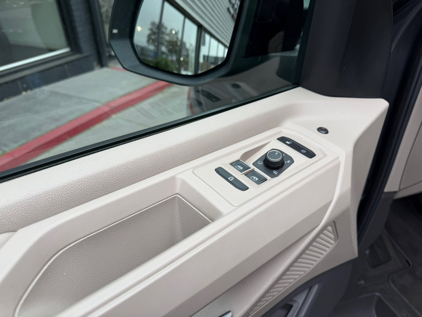 Volkswagen Multivan 1.4 eHybrid L2H1 Lang Pano|Massage|IQ-lights|Memory|ACC|Carplay|Camera