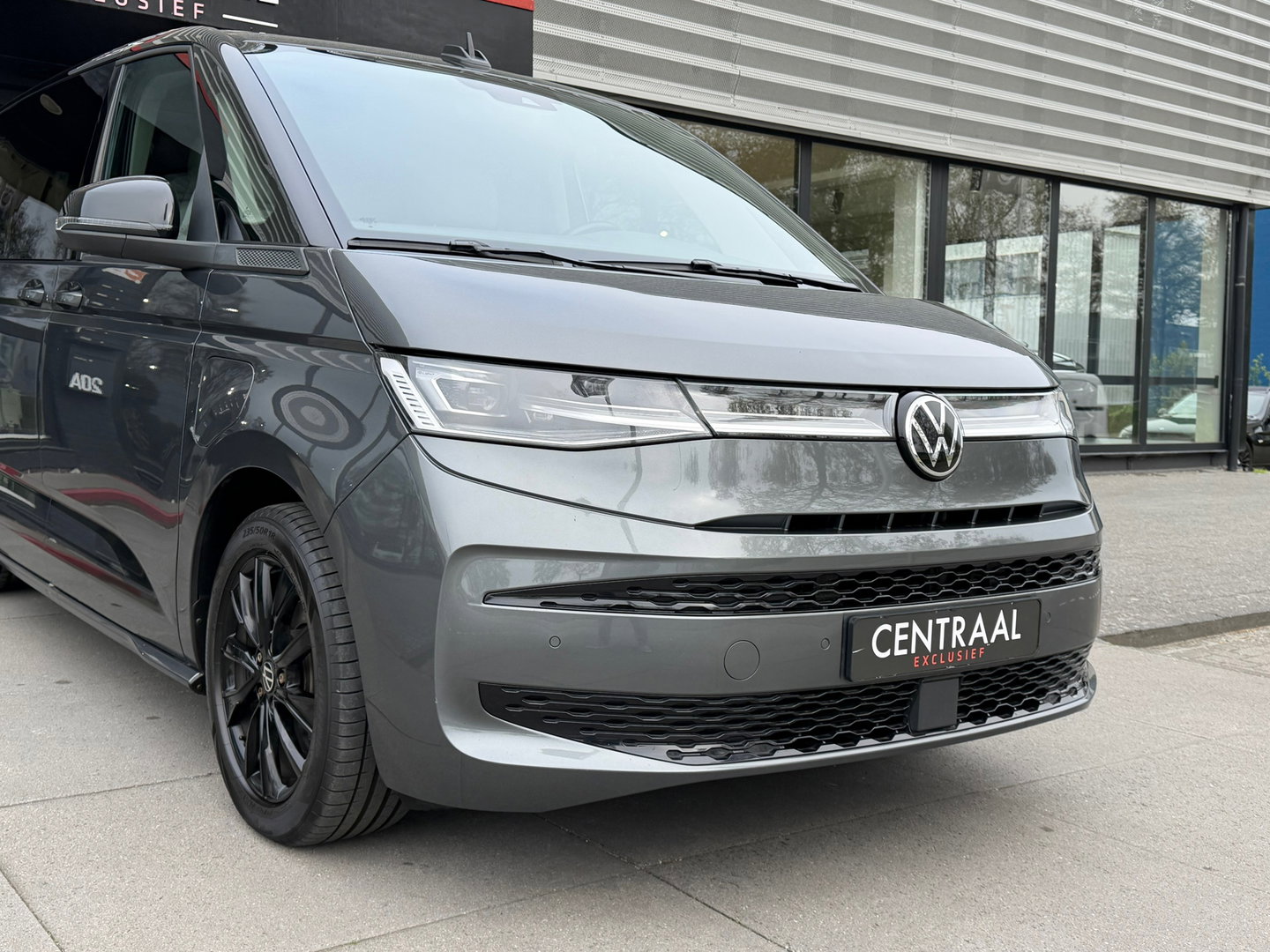 Volkswagen Multivan 1.4 eHybrid L2H1 Lang Pano|Massage|IQ-lights|Memory|ACC|Carplay|Camera