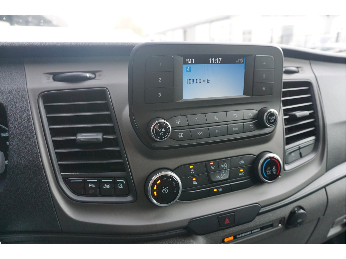 Ford Transit 350L 130PK L3H3 BPM VRIJ!! Airco, Cruise, Camera, Trekhaak!! NR. J01*