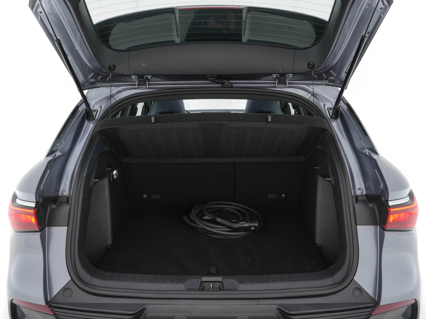 BYD ATTO 3 Comfort 60 kWh [ 3-Fase ] {SOH-92%} (INCL.BTW) *PANO | ADAPTIVE-CRUISE | LEATHER | FULL-LED | TOP-VIEW | BLIND-SPOT | HEATED-COMFORTSEATS | DIGI-COCKPIT | CARPLAY | DAB | NAVI-FULLMAP | ECC | PDC | 18''ALU*