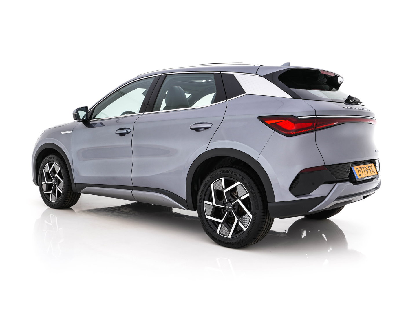 BYD ATTO 3 Comfort 60 kWh [ 3-Fase ] {SOH-92%} (INCL.BTW) *PANO | ADAPTIVE-CRUISE | LEATHER | FULL-LED | TOP-VIEW | BLIND-SPOT | HEATED-COMFORTSEATS | DIGI-COCKPIT | CARPLAY | DAB | NAVI-FULLMAP | ECC | PDC | 18''ALU*