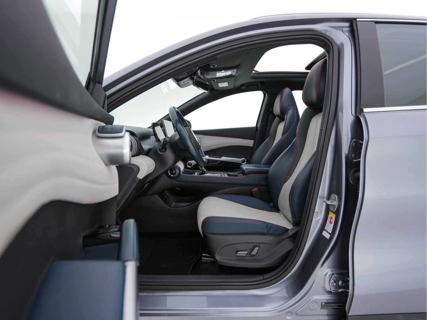 BYD ATTO 3 Comfort 60 kWh [ 3-Fase ] {SOH-92%} (INCL.BTW) *PANO | ADAPTIVE-CRUISE | LEATHER | FULL-LED | TOP-VIEW | BLIND-SPOT | HEATED-COMFORTSEATS | DIGI-COCKPIT | CARPLAY | DAB | NAVI-FULLMAP | ECC | PDC | 18''ALU*