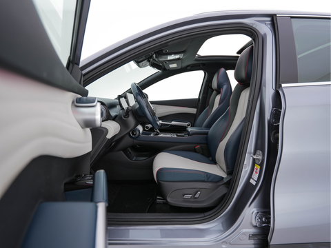 BYD ATTO 3 Comfort 60 kWh [ 3-Fase ] {SOH-92%} (INCL.BTW) *PANO | ADAPTIVE-CRUISE | LEATHER | FULL-LED | TOP-VIEW | BLIND-SPOT | HEATED-COMFORTSEATS | DIGI-COCKPIT | CARPLAY | DAB | NAVI-FULLMAP | ECC | PDC | 18''ALU*