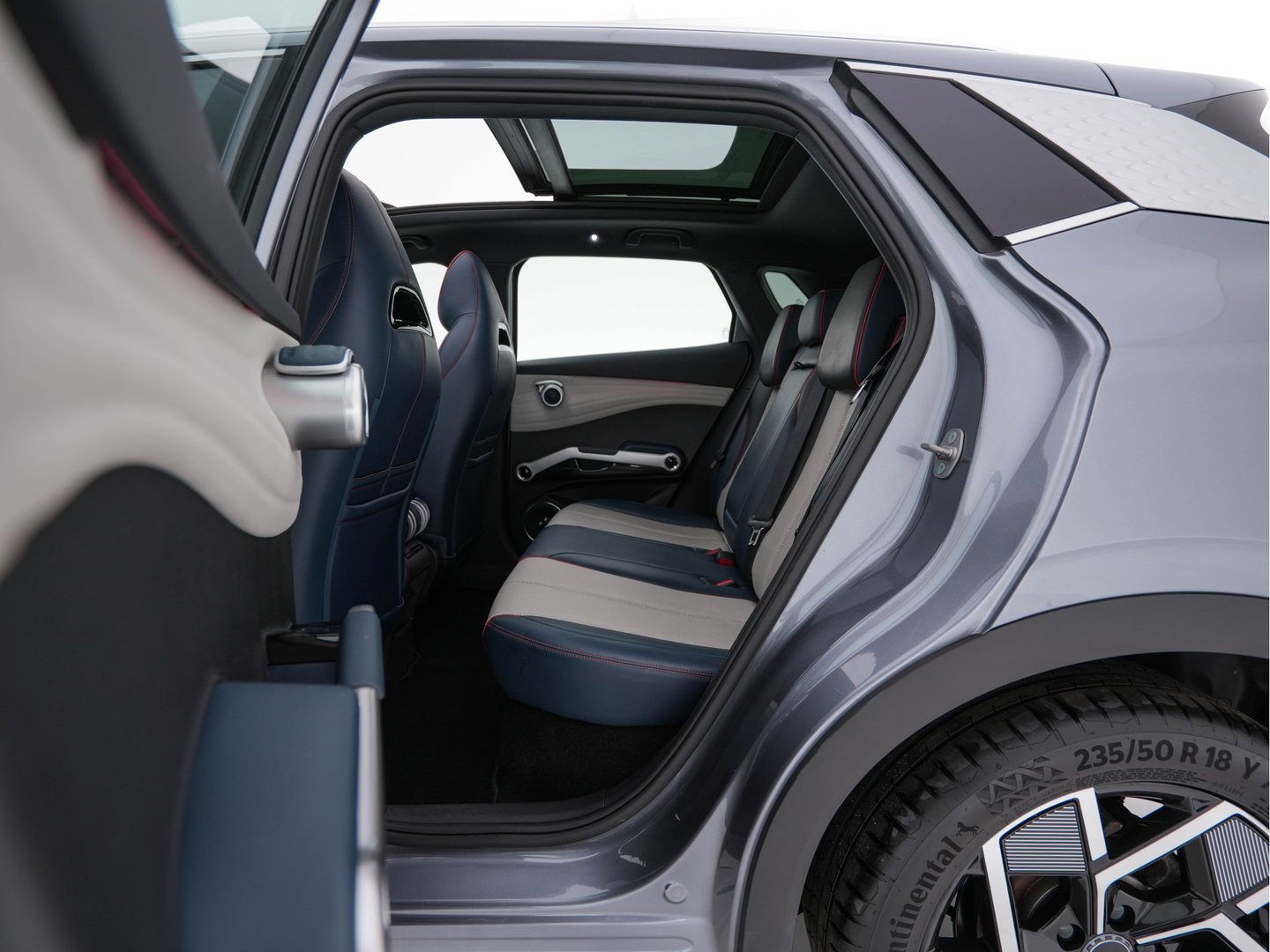 BYD ATTO 3 Comfort 60 kWh [ 3-Fase ] {SOH-92%} (INCL.BTW) *PANO | ADAPTIVE-CRUISE | LEATHER | FULL-LED | TOP-VIEW | BLIND-SPOT | HEATED-COMFORTSEATS | DIGI-COCKPIT | CARPLAY | DAB | NAVI-FULLMAP | ECC | PDC | 18''ALU*