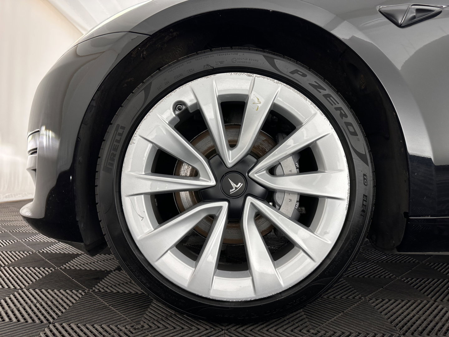 Tesla Model 3 Standard RWD Plus 60 kWh [ 3-Fase-11kW] {SOH-91%} (INCL-BTW) Aut. *HEATPUMP | PANO | AUTOPILOT | LEATHER | KEYLESS | FULL-LED | MEMORY-PACK | TOPVIEW | DAB | CARPLAY | DIGI-COCKPIT | LANE-ASSIST | COMFORTSEATS | 19"ALU*