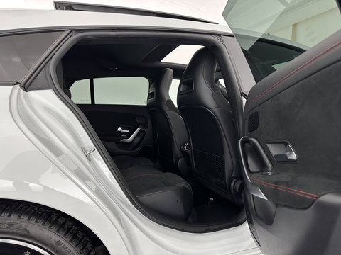 Mercedes-Benz CLA-Klasse Shooting Brake 200 d Business Solution AMG (INCL-BTW) *PANO | DISTRONIC | LEATHER-MICROFIBRE | MULITBEAM | AMBIENTLIGHT | BLINDSPOT | HEATED-SPORTSEATS | WIDESCREEN-DIGICOCKPIT | DAB+ | NAVI-FULLMAP | CAMERA | PRIVACYGLASS | 18''ALU*