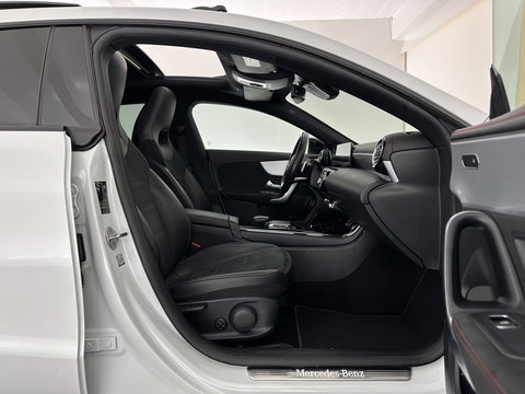 Mercedes-Benz CLA-Klasse Shooting Brake 200 d Business Solution AMG (INCL-BTW) *PANO | DISTRONIC | LEATHER-MICROFIBRE | MULITBEAM | AMBIENTLIGHT | BLINDSPOT | HEATED-SPORTSEATS | WIDESCREEN-DIGICOCKPIT | DAB+ | NAVI-FULLMAP | CAMERA | PRIVACYGLASS | 18''ALU*