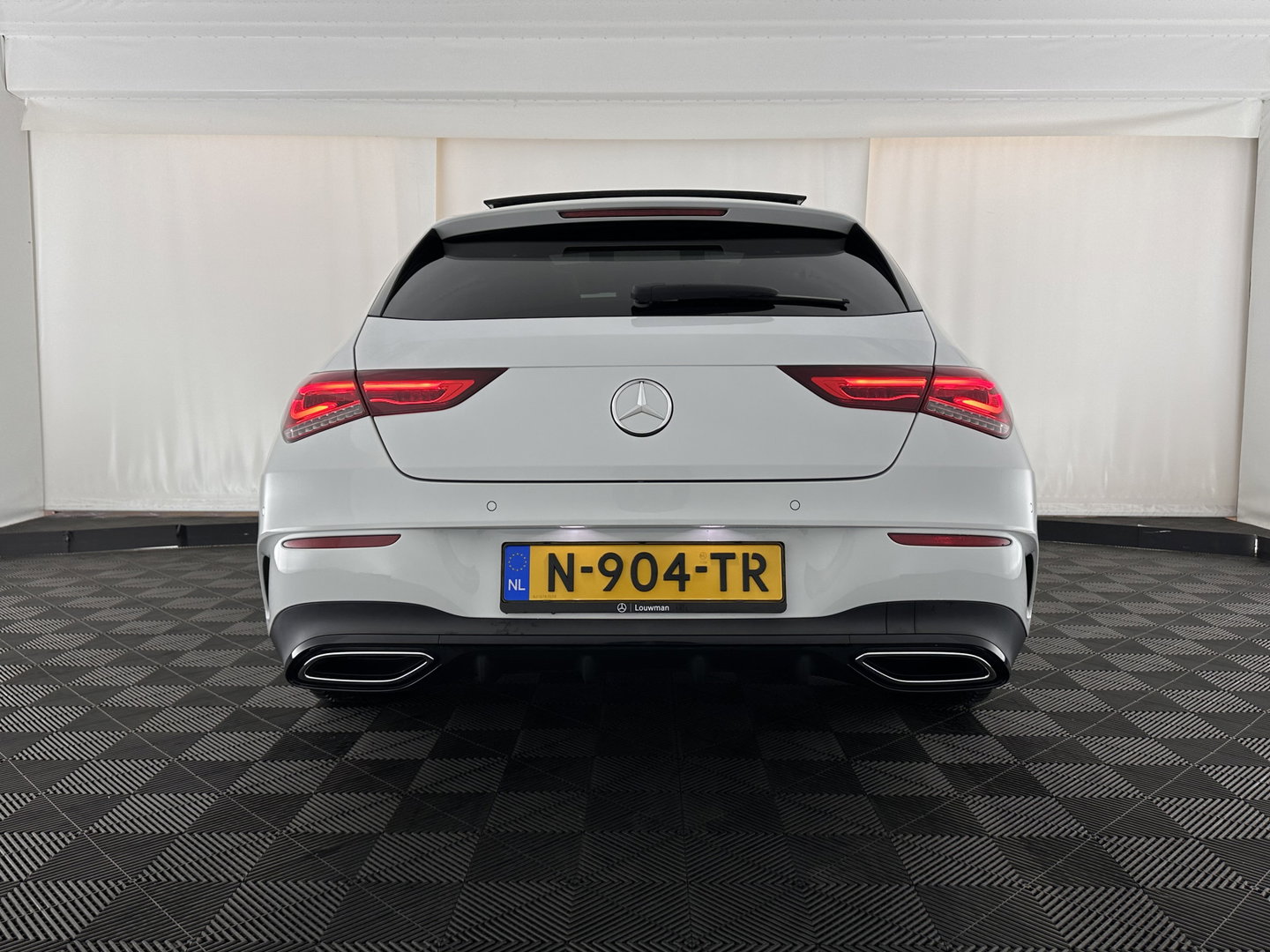 Mercedes-Benz CLA-Klasse Shooting Brake 200 d Business Solution AMG (INCL-BTW) *PANO | DISTRONIC | LEATHER-MICROFIBRE | MULITBEAM | AMBIENTLIGHT | BLINDSPOT | HEATED-SPORTSEATS | WIDESCREEN-DIGICOCKPIT | DAB+ | NAVI-FULLMAP | CAMERA | PRIVACYGLASS | 18''ALU*