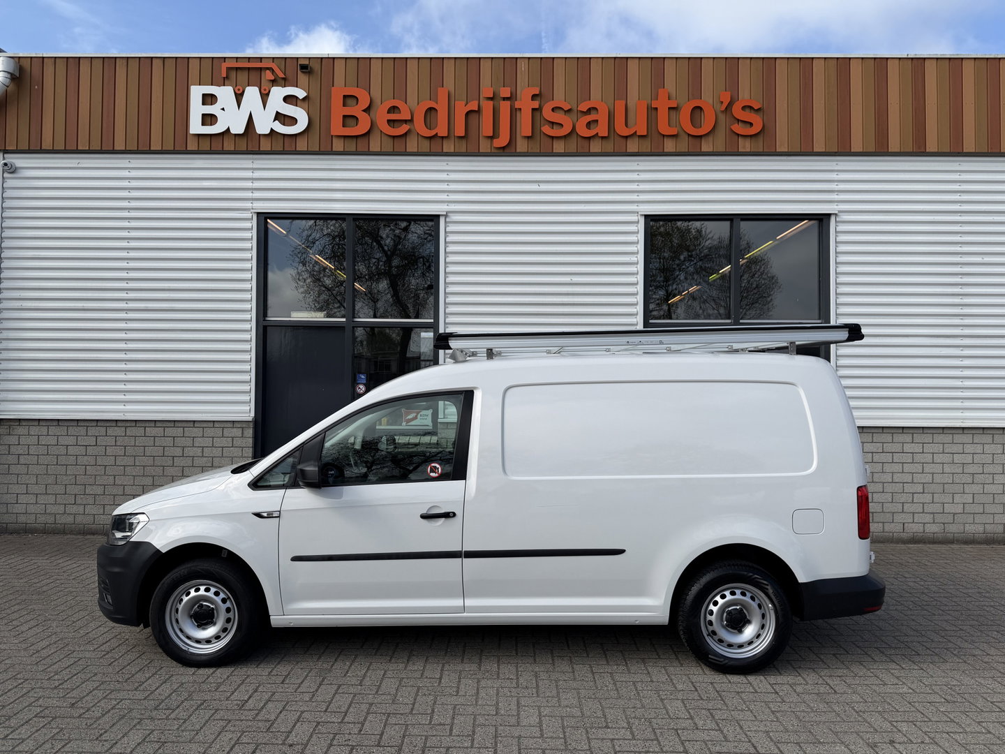 Volkswagen Caddy 2.0 TDI 102pk L2H1 BMT Maxi Comfortline / vaste prijs rijklaar € 10.950 ex btw / lease vanaf € 185 / euro 6 / bpm vrij / imperial / airco / cruise / trekhaak / pdc achter !