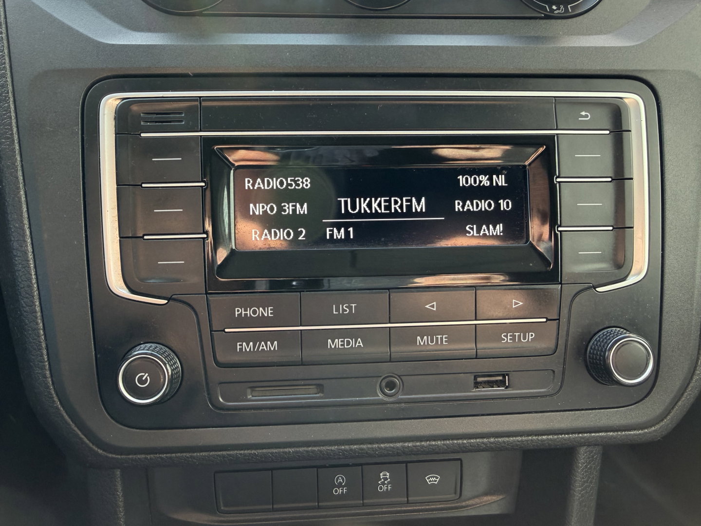 Volkswagen Caddy 2.0 TDI 102pk L2H1 BMT Maxi Comfortline / vaste prijs rijklaar € 10.950 ex btw / lease vanaf € 185 / euro 6 / bpm vrij / imperial / airco / cruise / trekhaak / pdc achter !