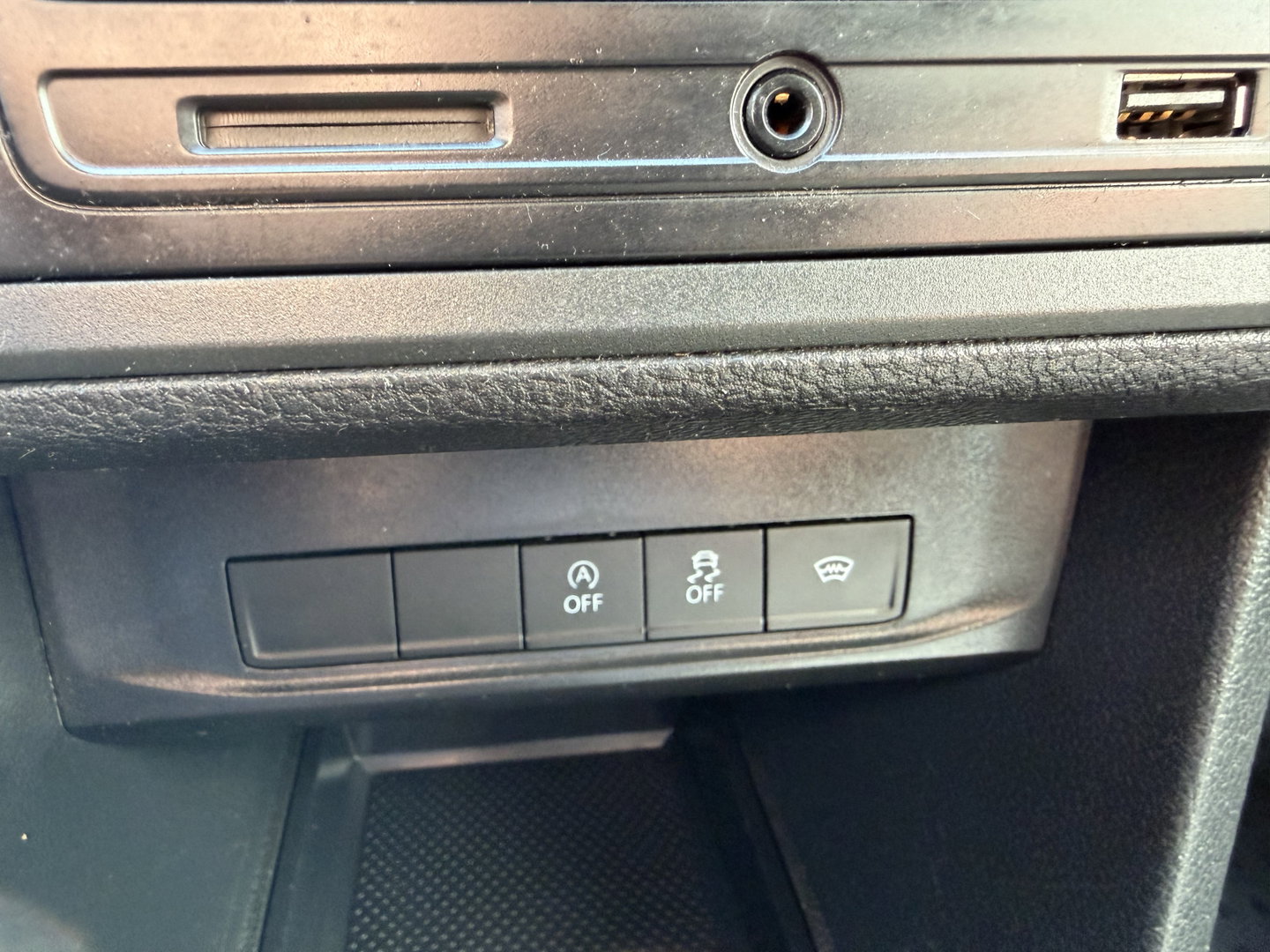 Volkswagen Caddy 2.0 TDI 102pk L2H1 BMT Maxi Comfortline / vaste prijs rijklaar € 10.950 ex btw / lease vanaf € 185 / euro 6 / bpm vrij / imperial / airco / cruise / trekhaak / pdc achter !