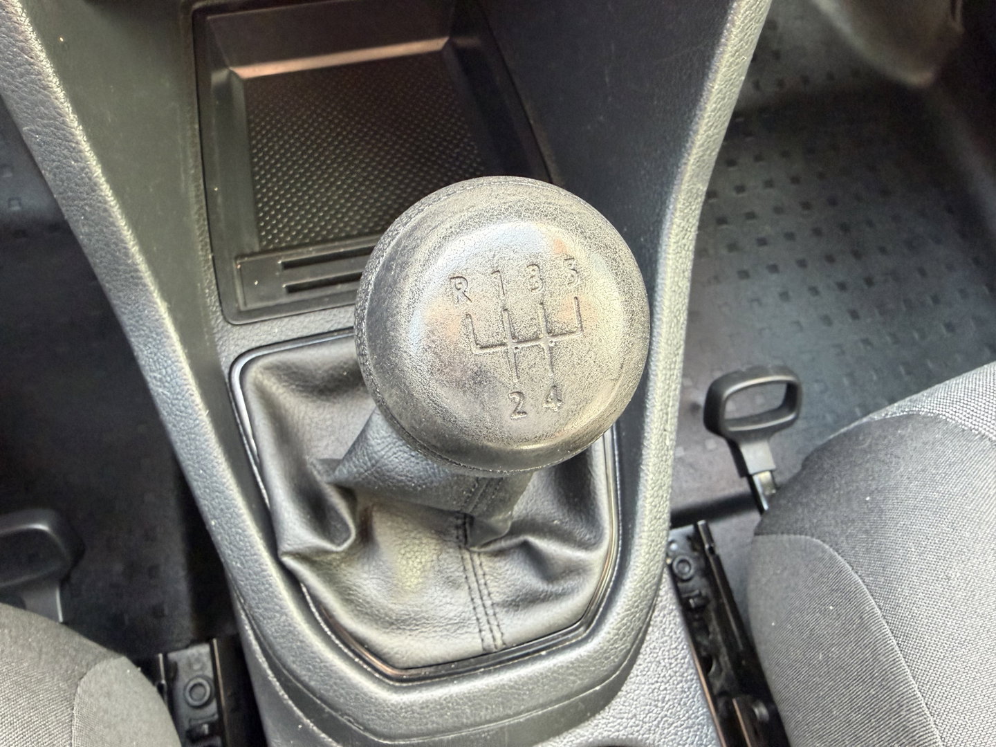 Volkswagen Caddy 2.0 TDI 102pk L2H1 BMT Maxi Comfortline / vaste prijs rijklaar € 10.950 ex btw / lease vanaf € 185 / euro 6 / bpm vrij / imperial / airco / cruise / trekhaak / pdc achter !