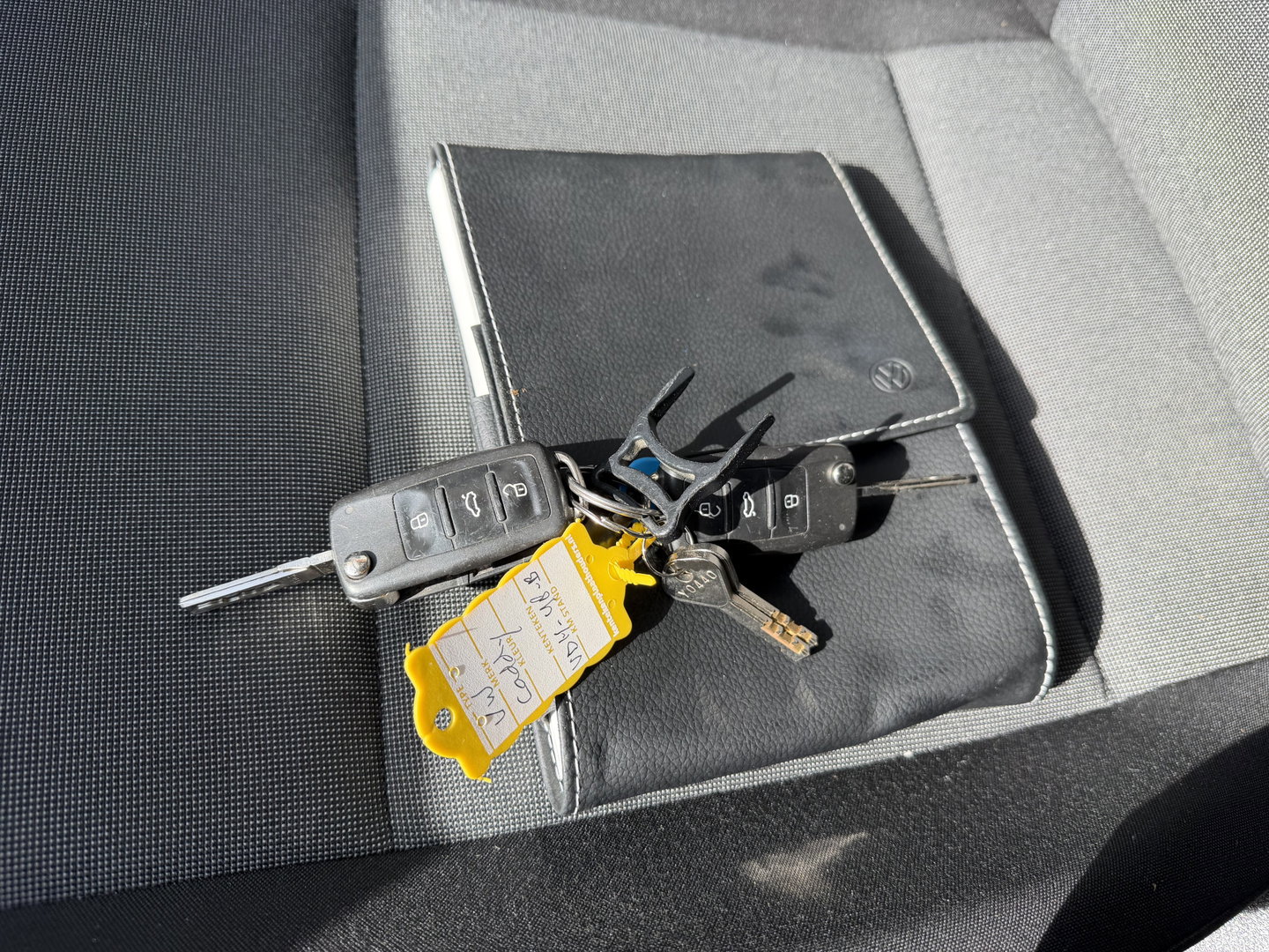 Volkswagen Caddy 2.0 TDI 102pk L2H1 BMT Maxi Comfortline / vaste prijs rijklaar € 10.950 ex btw / lease vanaf € 185 / euro 6 / bpm vrij / imperial / airco / cruise / trekhaak / pdc achter !